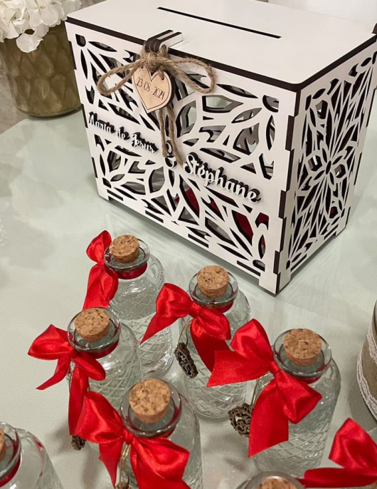Cofre de Casamento Personalizado e Lembranças em Garrafinha