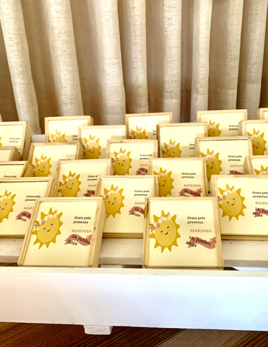 Lembrança Infantil em Caixa de Madeira – Tema Sol