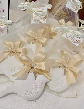 Lembrança Pomba da Paz Bege com Saquinho de Tule